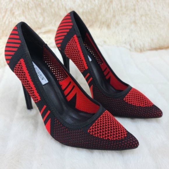 * Cape Robbin Red & Black Knit Pointy Toe Pump With 4" High Heel - Picture 5 of 9